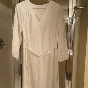 Gap—White midi spring dress with tie belt in a size small.